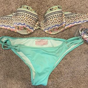 Victoria’s Secret bikini
